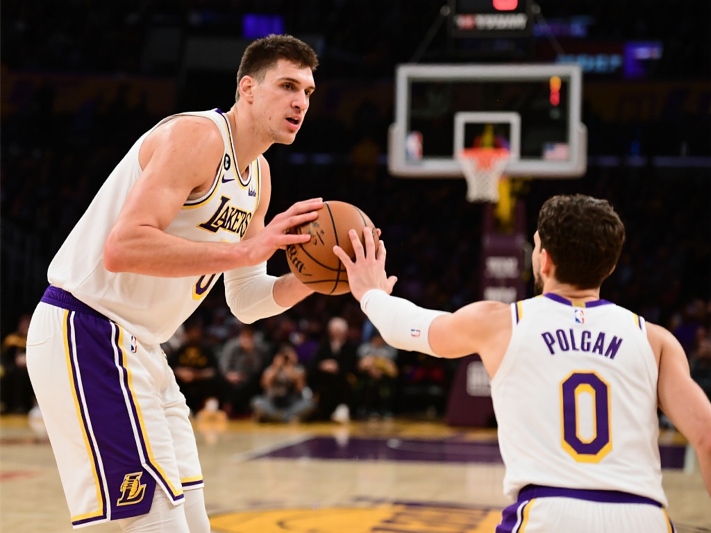 她的故事激 她的故事激